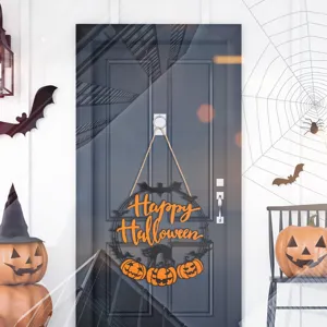 Halloween Holzhängeschild mit Kürbis und schwarzer Katze für Wand- und Türdekoration.
