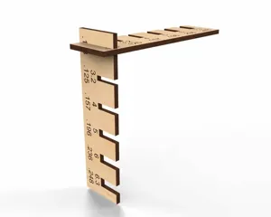 Detailansicht der Holzdickenlehre mit präzisen Messschlitzen und klaren Skalenmarkierungen.
