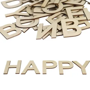 Houten alfabet letters voor DIY knutselwerk, huisdecoratie en fotorekwisieten hoofdaanzicht.