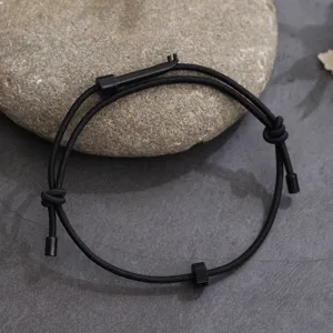 Schwarzes taktisches Überlebens-Paracord-Armband mit verstellbarem Zahnrad für den Alltag.