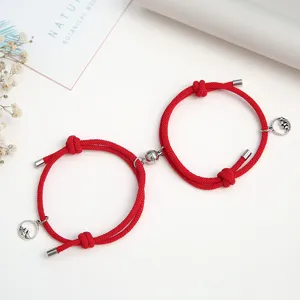 Set di bracciali rossi di coppia magnetici con ciondoli montagna e onda per regalo