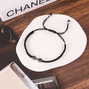 Elegante bracciale intrecciato minimalista in lega con ciondolo a manubrio per uomo trendy
