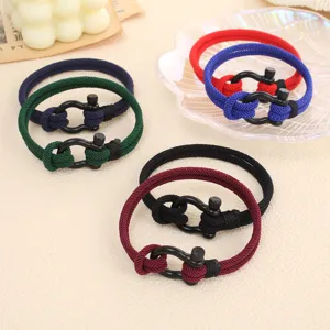 Bracelet torde en corde avec fermoir fer a cheval en acier inoxydable pour homme bijoux.
