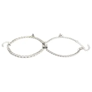 Pulsera de pareja magnética de acero inoxidable, diseño de corazón a juego, cadena plateada.