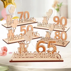 Décoration de table en bois avec chiffre d'anniversaire, guirlande lumineuse et boîte cadeau