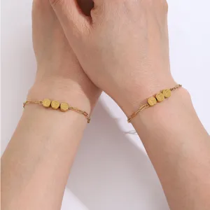 Bracciale in acciaio inossidabile con lettere BFF gioiello oro minimalista dettaglio