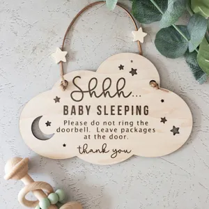 Cartello per porta sonno neonato in legno stile nordico con nuvola e incisione laser.