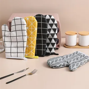 Ensemble de gants de cuisine résistants à la chaleur, gants de cuisson géométriques mignons.