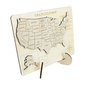 Vue détaillée de puzzle carte USA en bois gravé laser 3D avec noms des états.