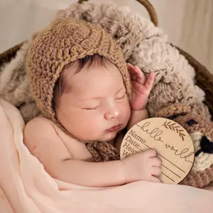 Segno di pietra miliare in legno per neonati carta di età mensile per foto di neonati