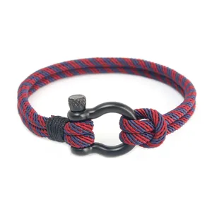 Bracelet pour homme en corde Milan rouge et bleue avec fermoir manille en acier noir.