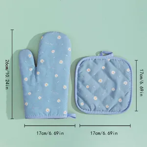 Cotton daisy oven mitts and pot holder set, heat-resistant kitchen baking gloves for safe cooking.