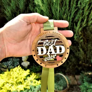 Medaglia in legno da appendere per la festa del papà, miglior regalo, ciondolo in legno.