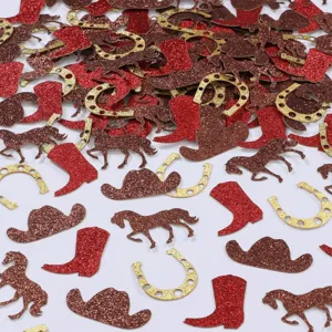 Primo piano dettagliato di coriandoli glitterati in stile western con stivali e ferri.
