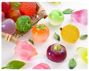 Ornementi in miniatura fai-da-te di frutta sfumata trasparente luminosa da tavolo.