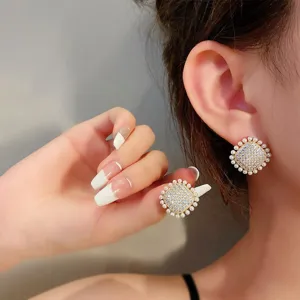 Orecchini quadrati con diamanti e perle eleganti coreani gioielli di lusso alla moda.