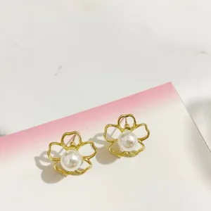 Elegant gold-plated flower pearl stud earrings for women, minimalist chic daily jewelry gift.