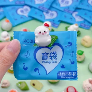 Lindo mini sobre sorpresa juguete con figura de zongzi, regalo perfecto para los niños.