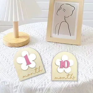 Wooden baby milestone monthly cards with cute flower numbers for newborn photography props.