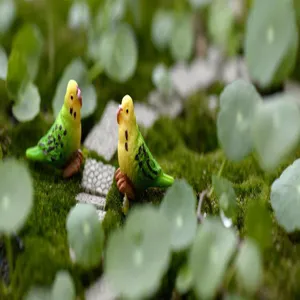 Resin parrot miniature figurine detail, cute micro landscape animal decor for DIY craft projects.