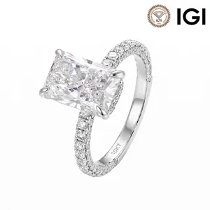 Eleganter Ring mit rechteckigem Labor-Diamanten und Pavé-S925-Silberband-Design