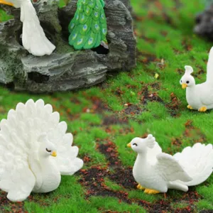 Miniature resin peacock figurines for cute succulent micro landscape and cake decorations.