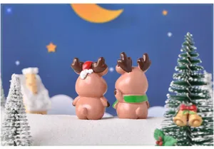Bonito juego de figuras de ciervo de resina de Navidad para macetas de plantas y paisaje de nieve.