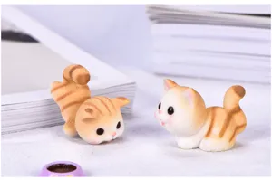 Mini resin cat figurines micro landscape ornaments cute kitten cake decor car accessories.