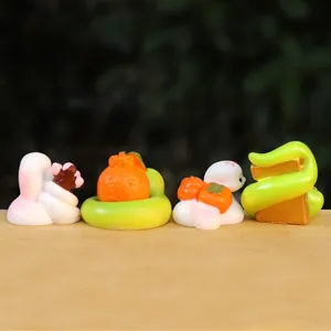 Set di statuette di serpente zodiacale carino, mini giocattolo in resina per decorazioni.