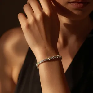 Eleganter Tennisarmband aus 925er Sterlingsilber mit D-farbigen VVS-Labordiamanten.
