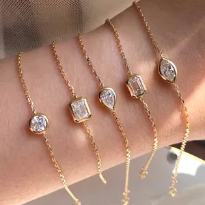 Vista detallada de cinco pulseras de plata 925 con diamantes de laboratorio y varios cortes