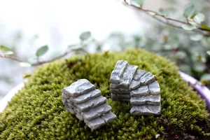 Miniatur Stein Treppe Harz Ornament fuer Bonsai Mikrolandschaft Garten Detailansicht.