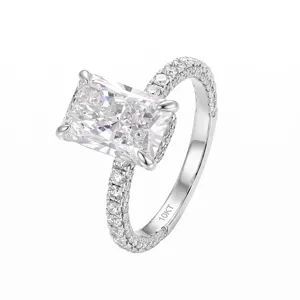 Eleganter Ring mit im Labor gezüchtetem Diamanten aus 18 Karat Weißgold mit Pavé-Band