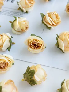 Künstliche Champagner Rosenblüten Köpfe für DIY Handwerk, Hochzeit und Haarschmuck Dekoration.