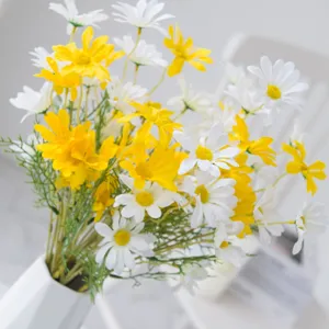 Artificial daisy silk flower bouquet for home wedding decoration main view display
