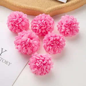 Texnita anthina kefala chrysanthmon se roz chromata gia gamo kai diakosmisi craft