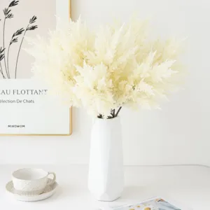 Natural dried pampas grass bouquet for home decor, wedding floral arrangements and boho styling.