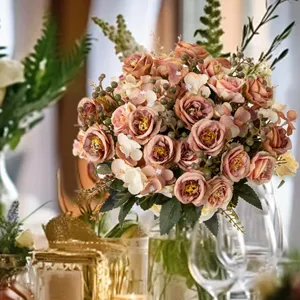 Kunstmatige rozen bloemboeket huwelijk decoratieve met de hand gebonden bloemenschikking