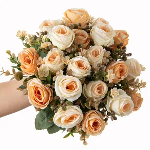 Künstlicher Rosenstrauß für Hochzeitsdekoration und Heimdekoration. Elegante Seidenblumen.