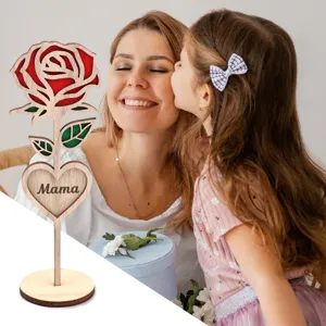 Ξύλινο στολίδι τριαντάφυλλο με ξύλινη βάση και καρδιά δώρο για τη γιορτή της μητέρας