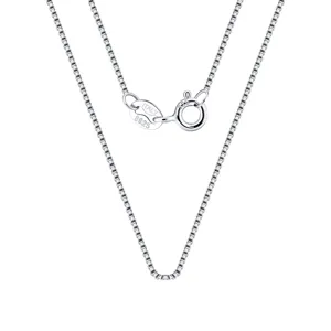 Dettaglio della catena veneziana in argento 925 con chiusura punzonata S925 Italia