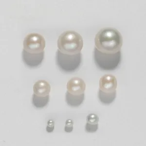 Perle di coltura bianche di varie dimensioni per creazione di gioielli e accessori fai da te.
