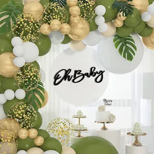 Kit arco di palloncini verde e oro con insegna in legno Oh Baby per decorazione festa.
