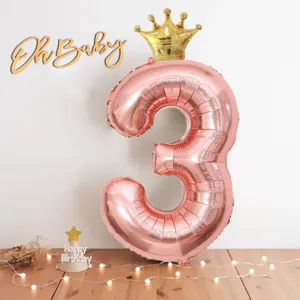 Palloncino in alluminio numero 3 rosa con corona, perfetto per feste di compleanno e decorazioni.