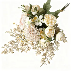 Kunstmatige bloemen boeket nep rozen bruiloft huis hotel decoratie bloemstuk.