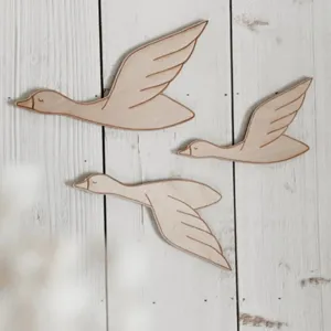 Hölzerne fliegende Vögel Wanddekoration 3tlg Set, rustikale Wohnzimmer Wand Deko Details.