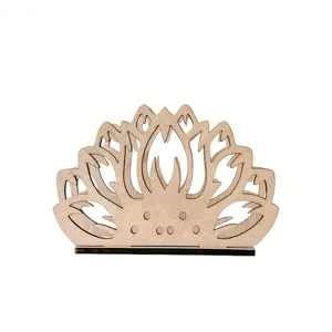 Houten servettenhouder met bloemmotief, opengewerkte lotus tafeldecoratie voor de keuken.