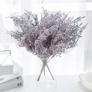 Künstlicher Lavendel Blumenstrauß künstliche Blumen in Glasvase für Heimdekoration.