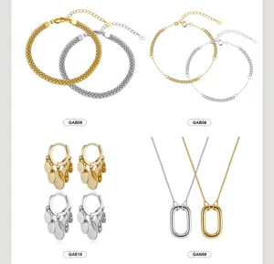 Sammlung von S925 Silber Armbändern, Halsketten und Ohrringen in Gold und Silber Finish