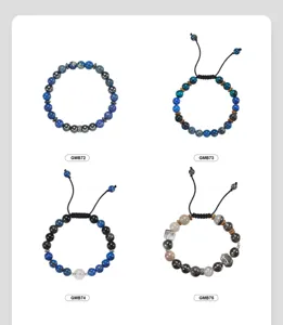 Vier verschiedene Naturstein-Perlenarmbänder mit verstellbarem oder elastischem Band